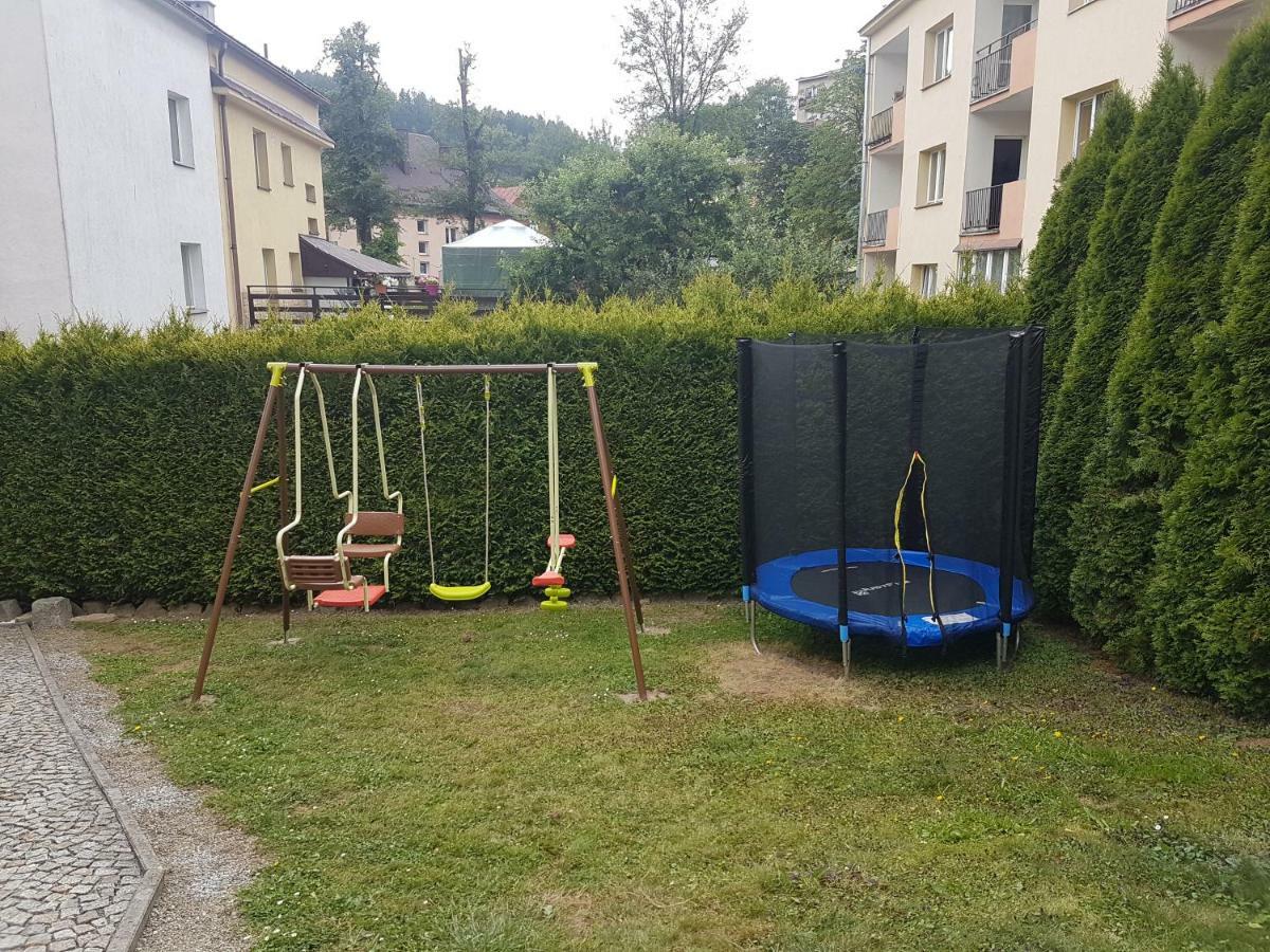 Willa Pod Zegarem - W Cenie Parking, Szybkie Wifi, Duzy Ogrod, Wiata Grilowa! Krynica Zdroj Exterior foto